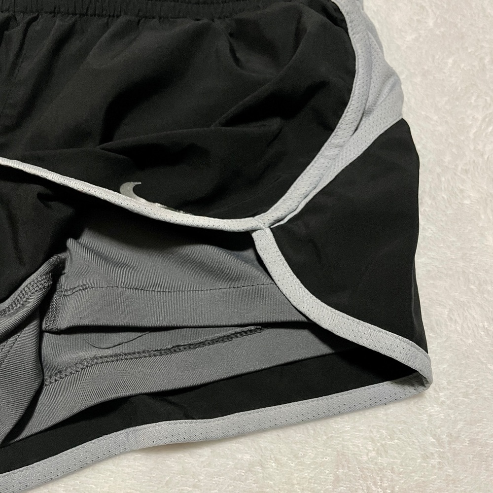 Nike athletic shorts with shorts attached - Picture 8 of 8